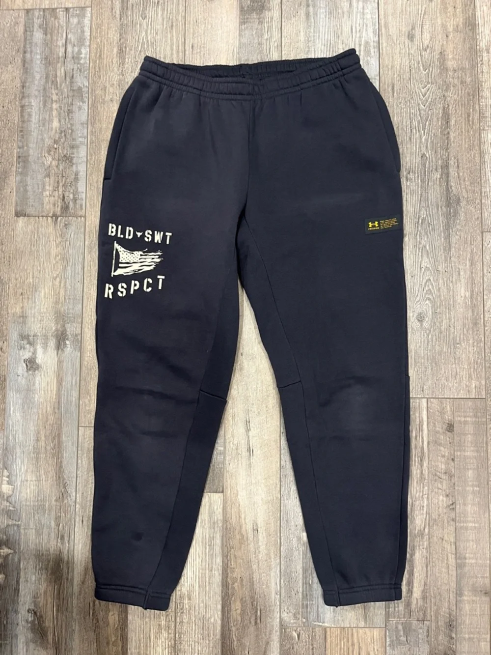 UA Project Rock Veterans Day Icon Fleece Pants - Picture 5 of 6